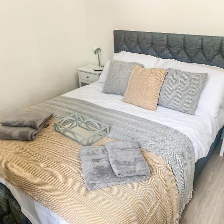 The Rosebery Retreat By The Castle 1-Bed Apartment Inverness Kültér fotó
