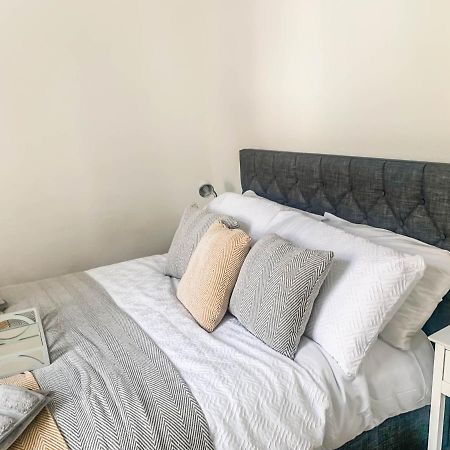 The Rosebery Retreat By The Castle 1-Bed Apartment Inverness Kültér fotó