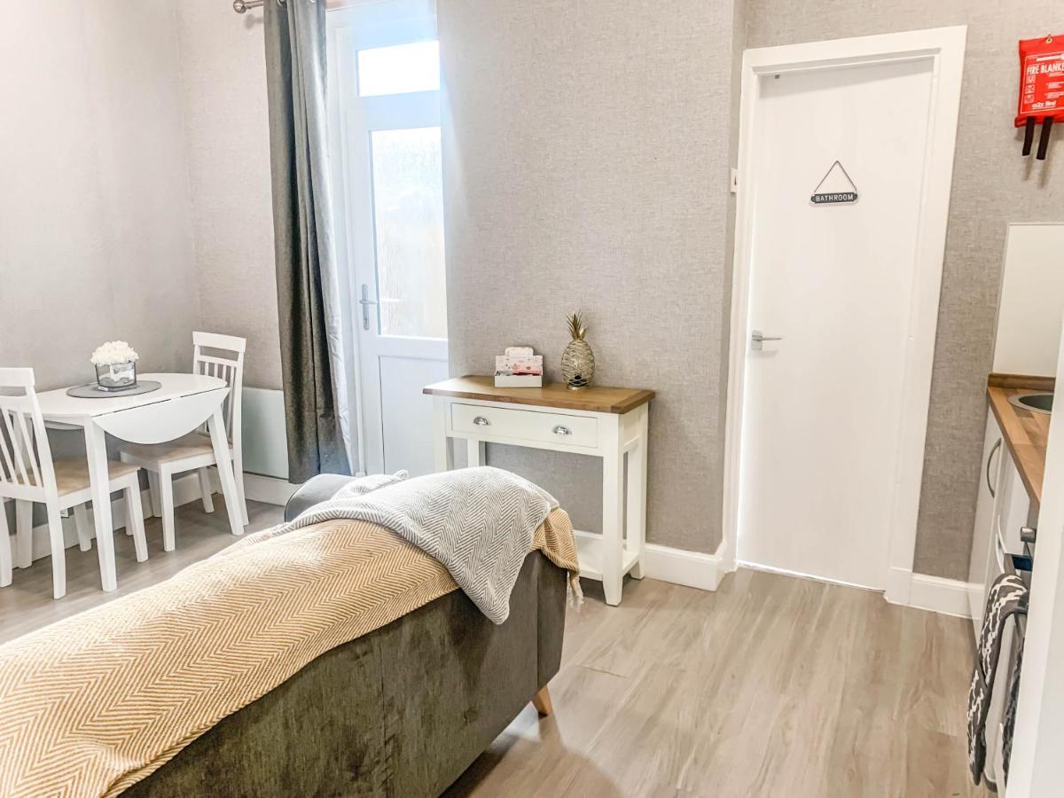 The Rosebery Retreat By The Castle 1-Bed Apartment Inverness Kültér fotó
