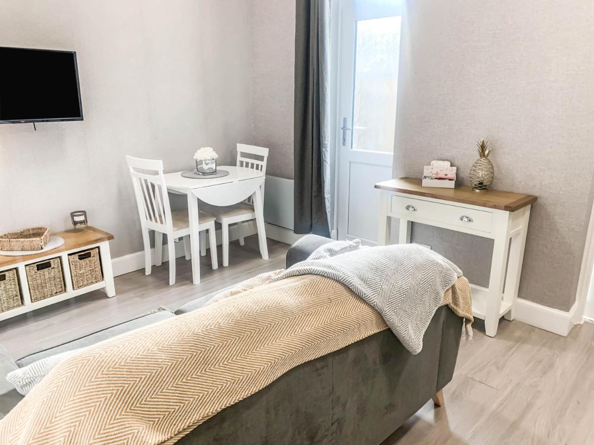 The Rosebery Retreat By The Castle 1-Bed Apartment Inverness Kültér fotó