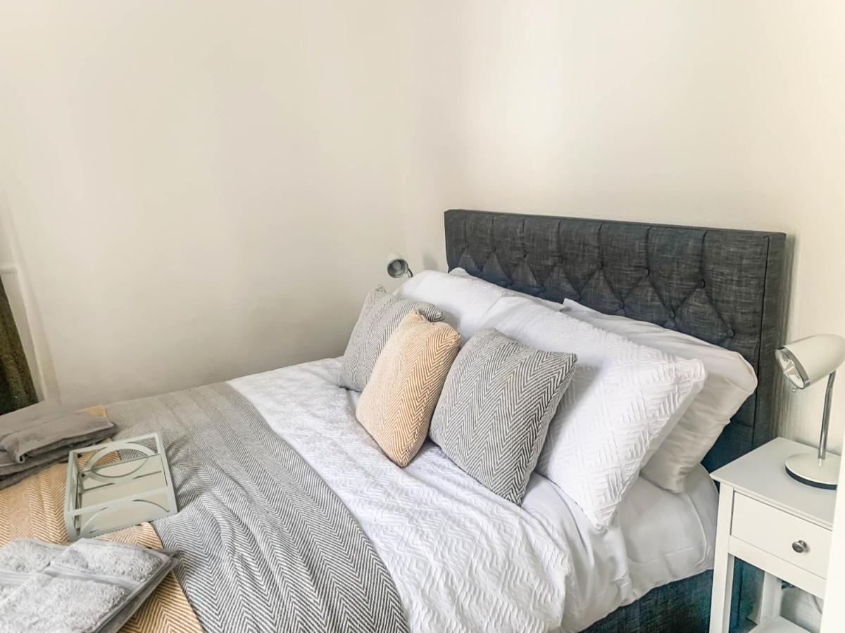 The Rosebery Retreat By The Castle 1-Bed Apartment Inverness Kültér fotó