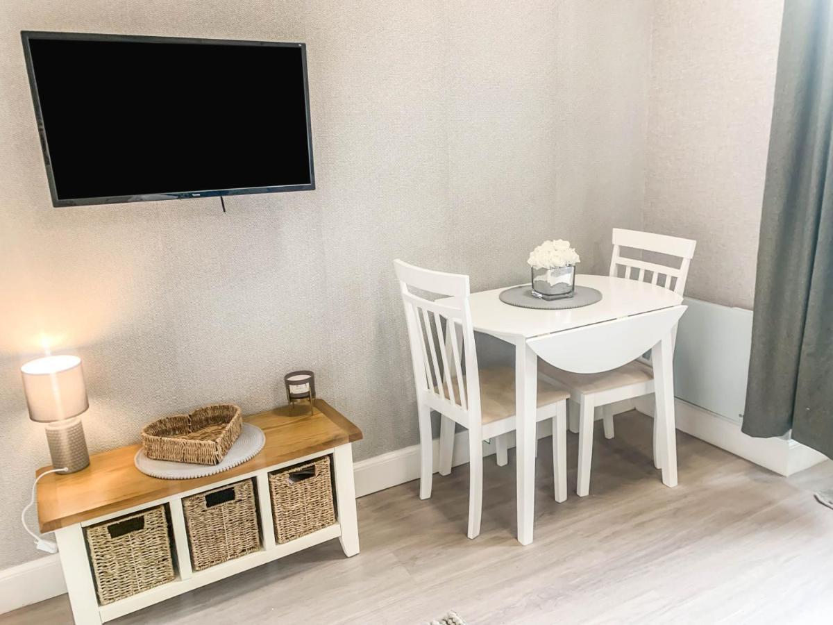 The Rosebery Retreat By The Castle 1-Bed Apartment Inverness Kültér fotó